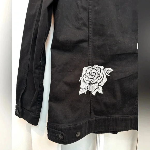 LuLaRoe | Jaxon Black w/ Grey Embroidered Roses Denim Jean Jacket Size L NWOT - Picture 5 of 10